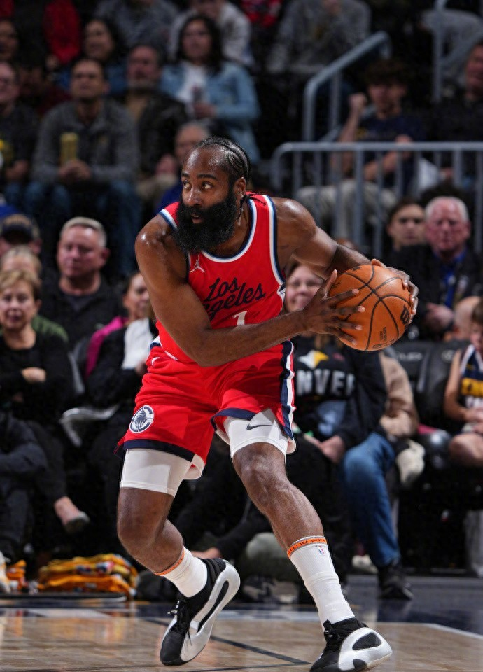 九游app关于关键时刻NBA季后赛焦点战，多伦多猛龙刷新队史纪录，更衣室稳定，阵容厚度经受考验的信息