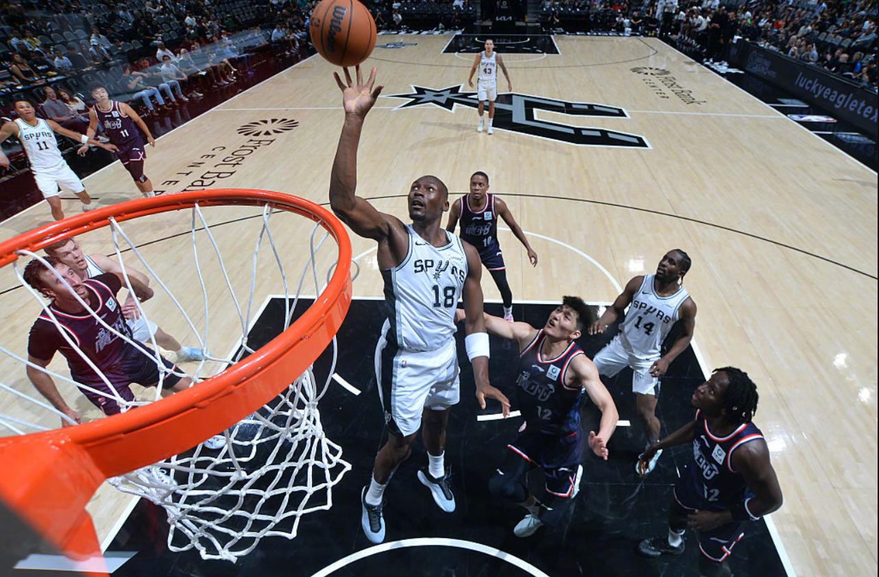 九游娱乐NBA季后赛赛后走向成谜；广州队造点机会；媒体盛赞；年轻球员得到机会的简单介绍